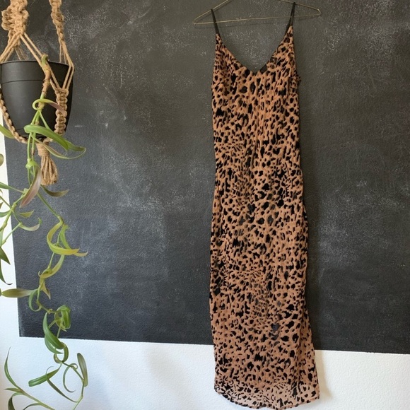 Forever 21 Dresses & Skirts - Leopard Print Maxi Dress